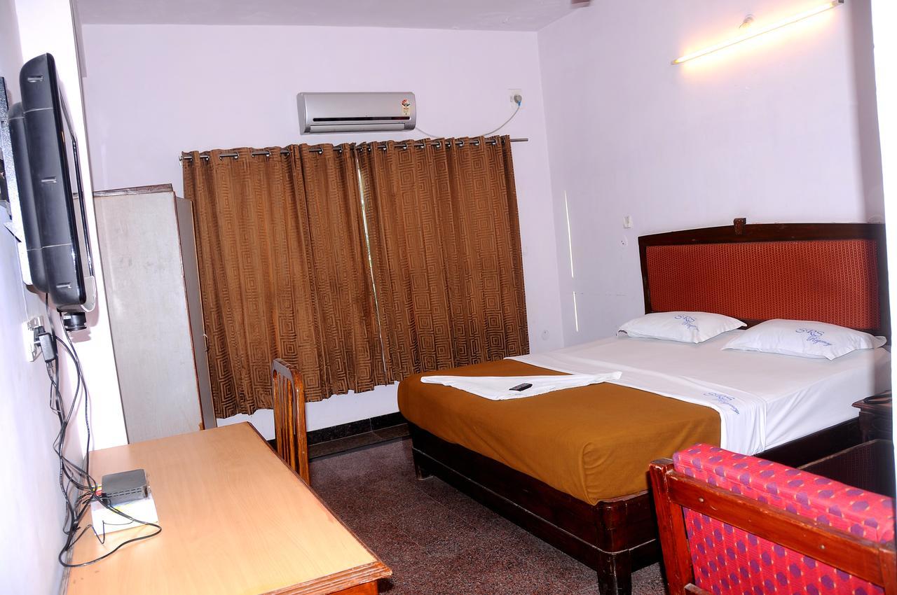 Srs Regency Hotel Anantapur Εξωτερικό φωτογραφία
